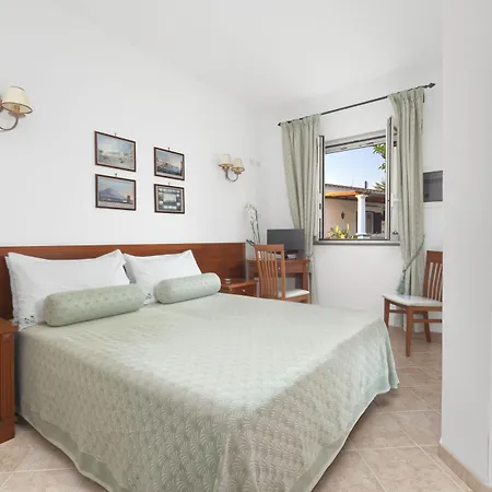 Relais 2 Pini فندق أناكابْري