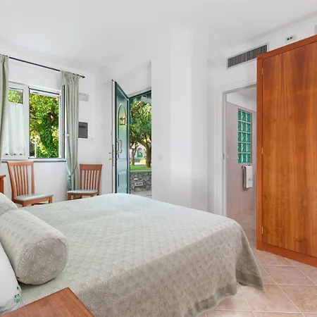 Otel Relais 2 Pini Anacapri (Isola di Capri)